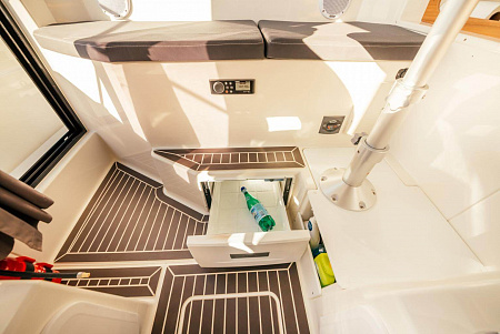 Катер Parker 800 Pilothouse